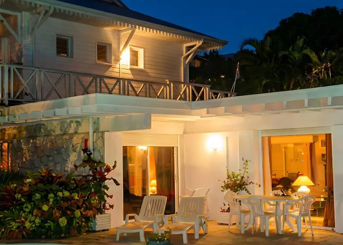 La Nomade - Tahitienne B&B 앙데르노스레방